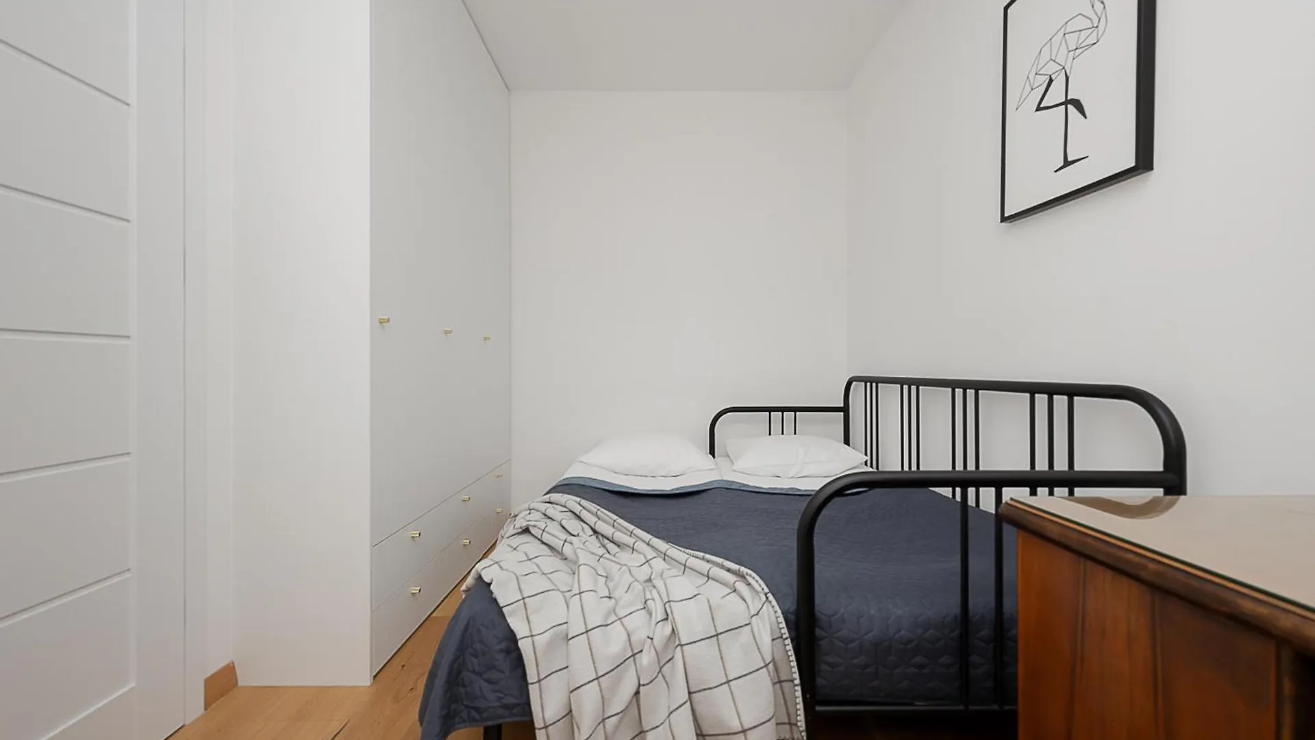 Charming Apartment For 4 People Located 650 M From The Old Town Of Warsaw By Noclegi Renters Polska