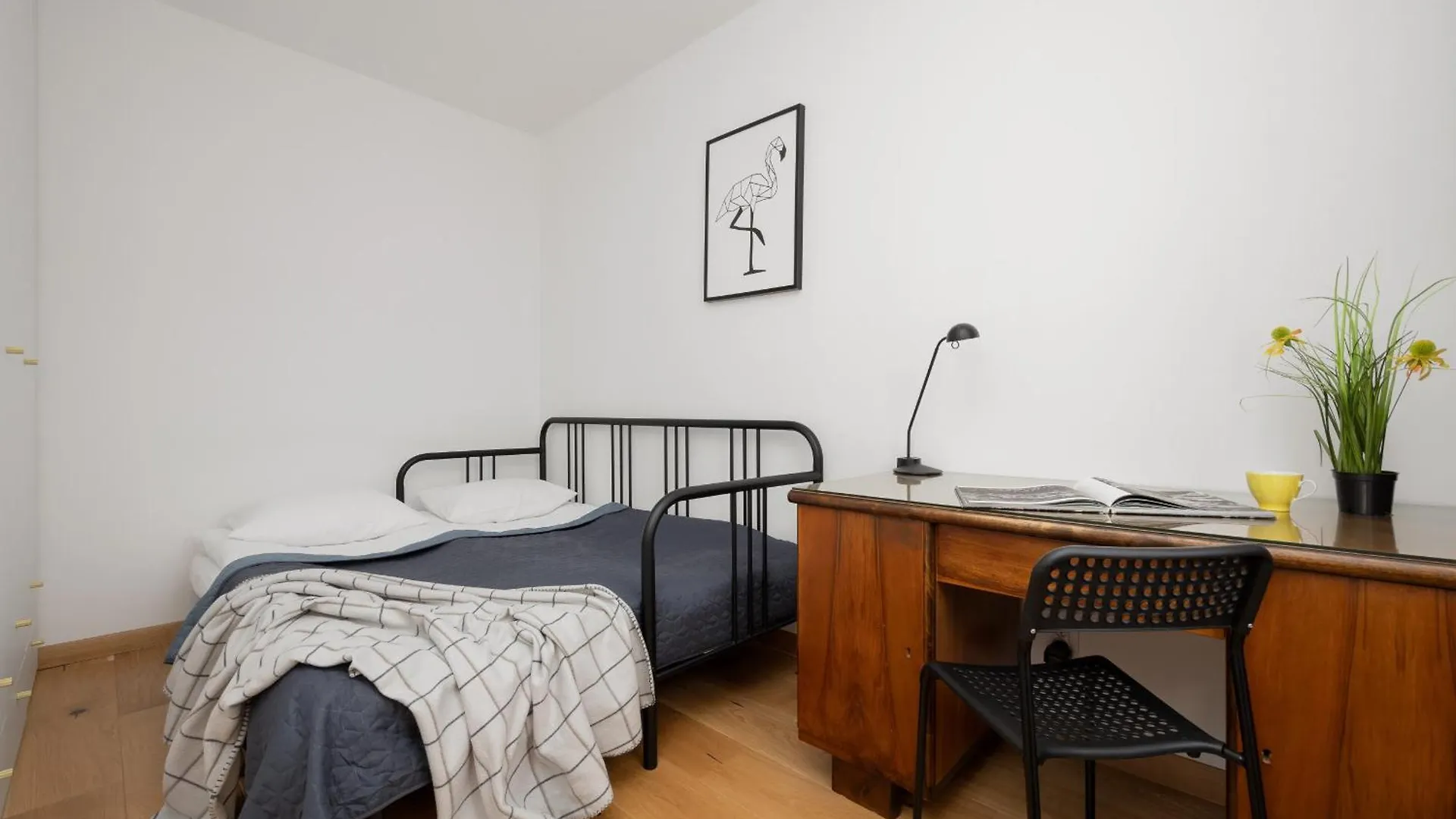 Charming Apartment For 4 People Located 650 M From The Old Town Of Warsaw By Noclegi Renters Polska
