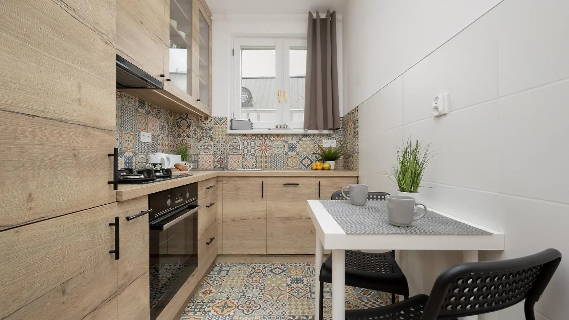 Charming Apartment For 4 People Located 650 M From The Old Town Of Warsaw By Noclegi Renters